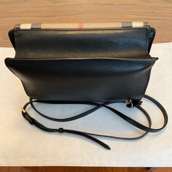 BURBERRY CHECKMARK AND NAVY BLUE LEATHER CROSSBODY PURSE.  Includes dust bag. - Picture 7 of 16